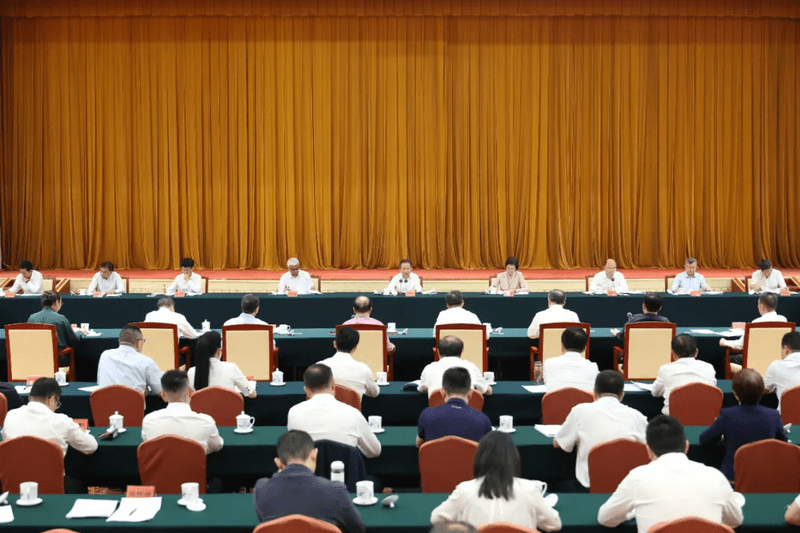 董事长彭铁缆参加民营经济人士形势政策座谈会
